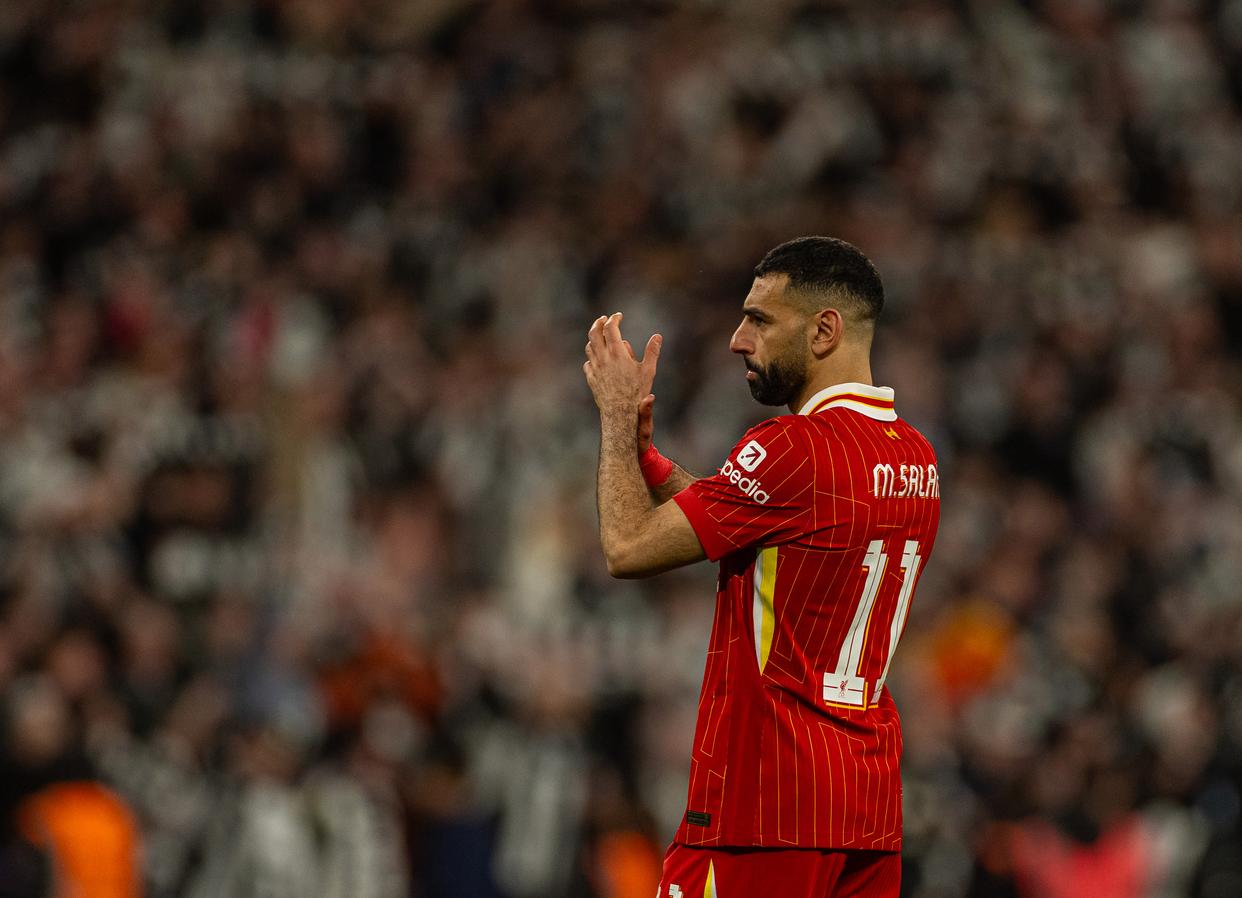 关键比赛中球员发挥出色，帮助球队取得胜利