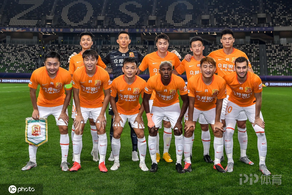 卓尔对阵绿城，两支实力均衡的球队展开对决的简单介绍