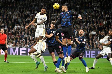 塞维利亚队在比赛中展现实力