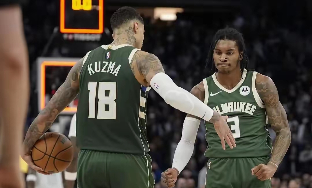 包含东部半决赛打响，雄鹿负凯尔特人首战失利的词条