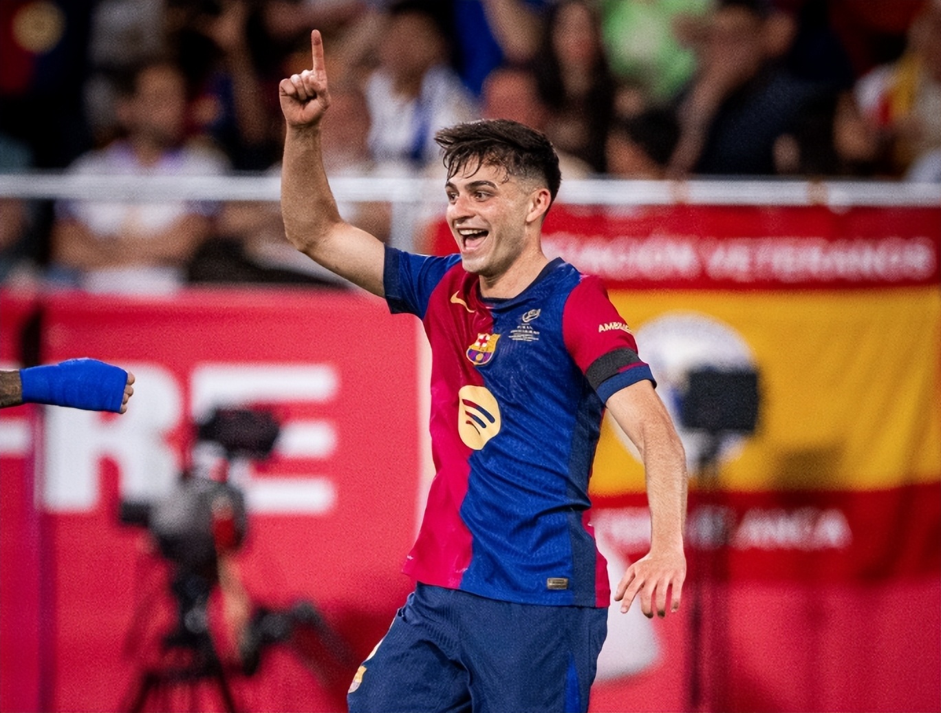 包含博洛尼亚客场逆转帕尔马，豪取胜利的词条