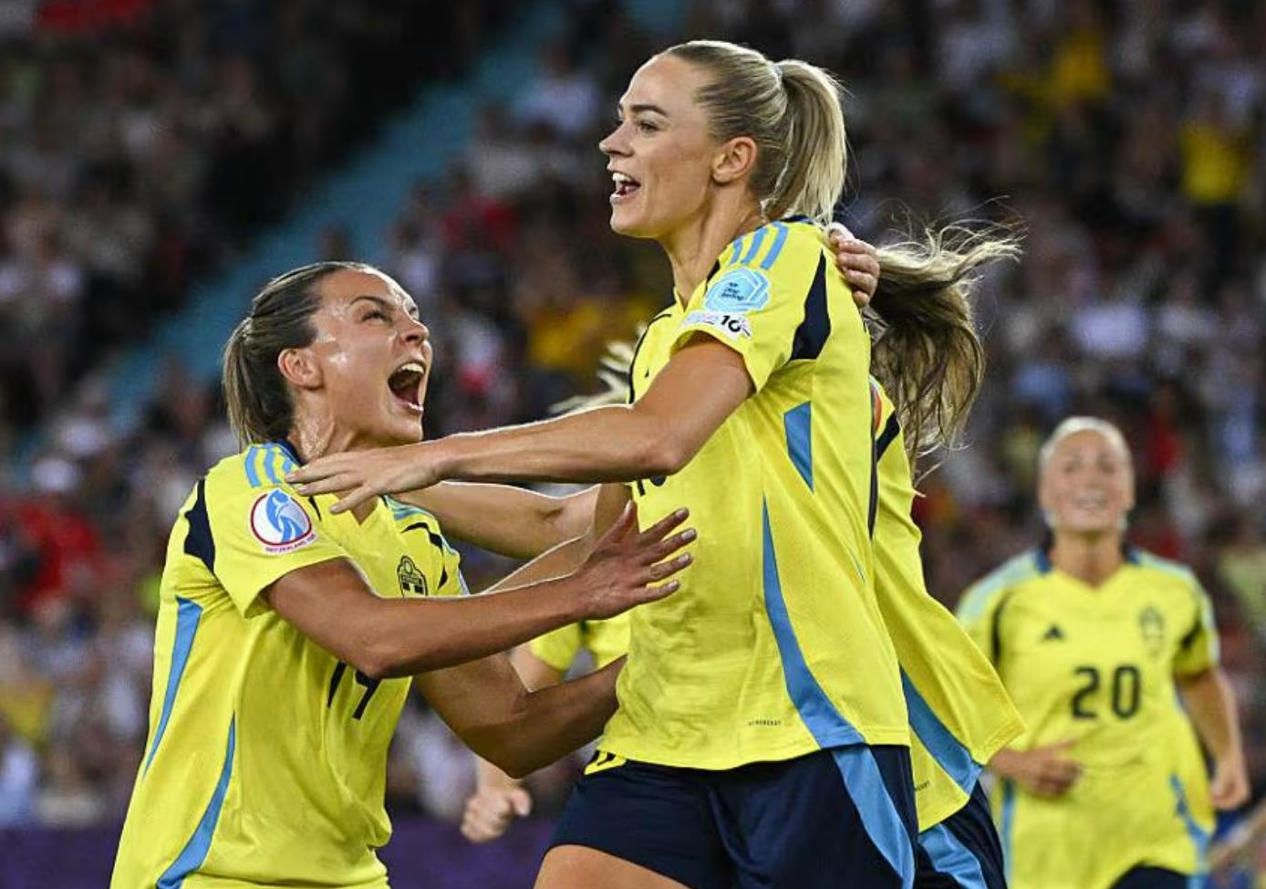 德国女足队临时换帅备战冠军杯