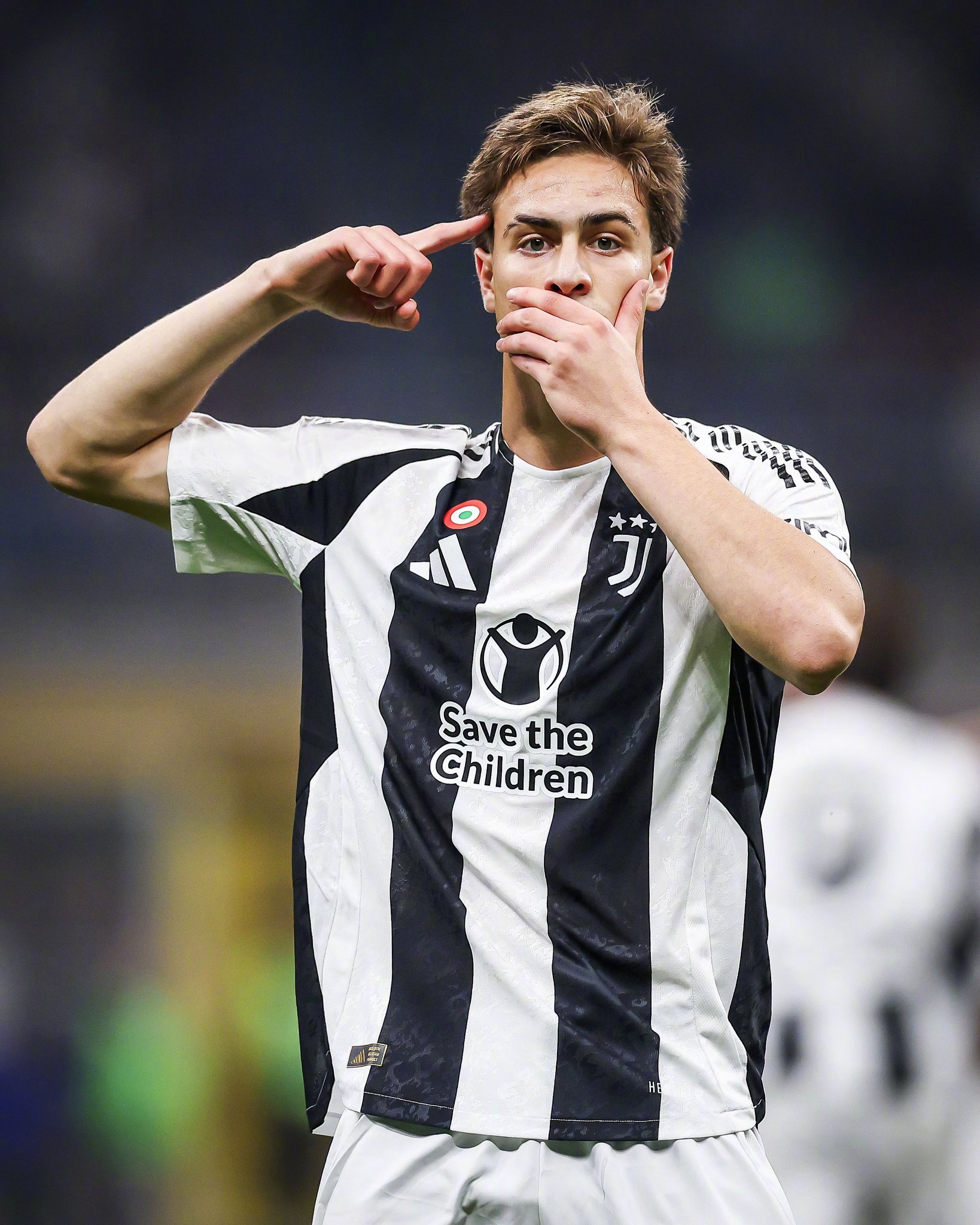 足球比赛精彩纷呈，胜负难以预料