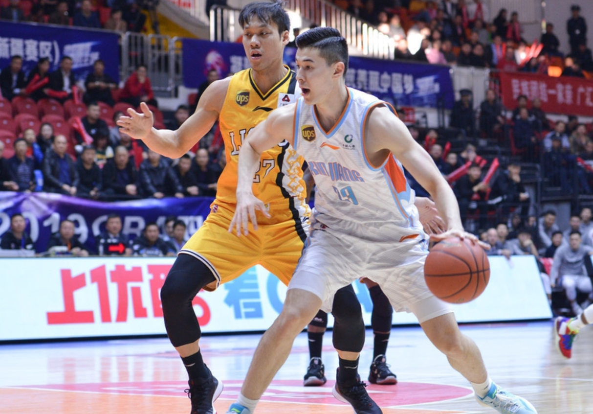 关于伯恩利前锋关键时刻建功，球队力拼取得宝贵三分的信息